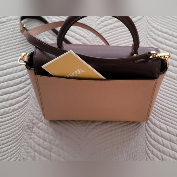 In New Condition Michael Kors Mindy Bag Purse. Stunning! - Picture 3 of 11